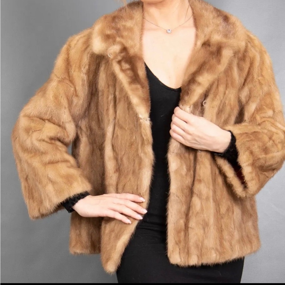 Vintage genuine fur coat. size M